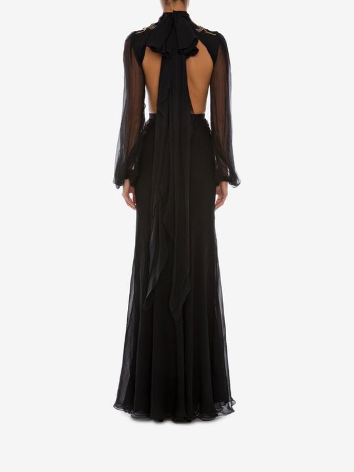 alexander mcqueen de flores en negro y flores de peligro de extinción en creponne