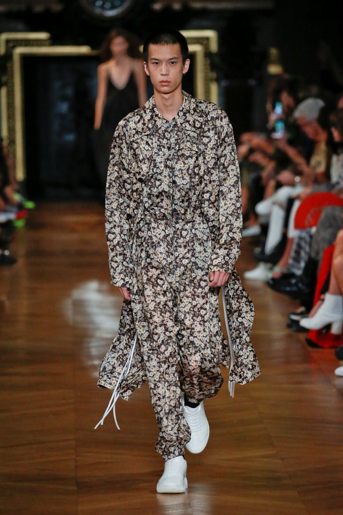 stella mccartney flores para hombres