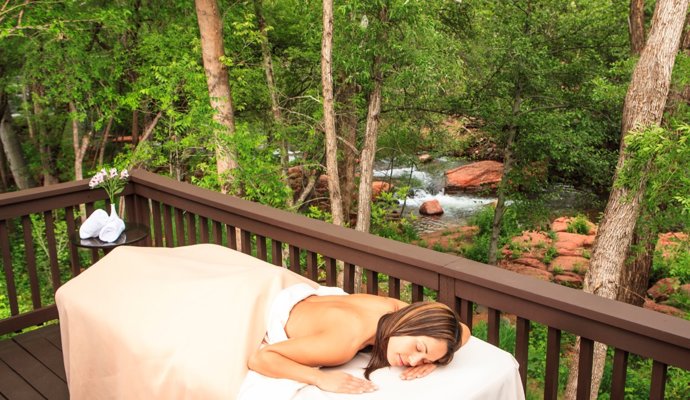 meditación y baños en el bosque en Sedona al aire libre