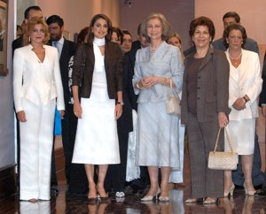 LA REINA SOFIA Y LA REINA RANIA INAUGURAN ROMPIENDO FRONTERAS MUJERES ARTISTAS 3 julio 2003