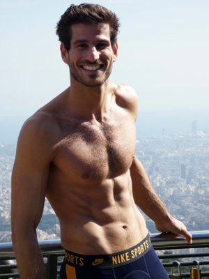 Cesc Escolá, el entrenador de 'OT' y de 'Muévete en casa' presume de cuerpazo