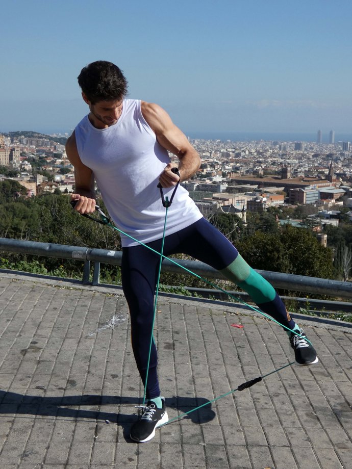 Cesc Escolá, el entrenador de 'OT' y de 'Muévete en casa' presume de cuerpazo