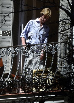 Sassa de Osma y Christian de Hannover aprovechan su balcón para llevar mejor el confinamiento por el COVID-19