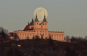 la super 'luna rosa' en cada lugar del mundo: República Checa