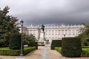 Así es Madrid vacío... Plaza de Oriente y el Palacio Real