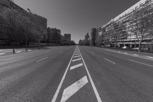 Así es Madrid vacío... Paseo de la Castellana, sin tráfico, sin coches ni atascos