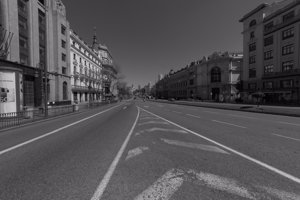 Así es Madrid vacío... Calle Alcalá vista desde cuando corta con calle Sevilla y Virgen de los Peligros