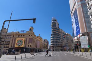 Así es Madrid vacío... Calle Gran Vía llegando a Plaza del Callao