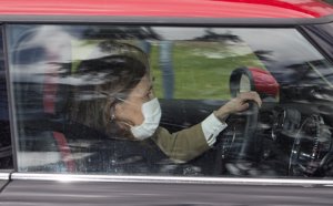 Ana Obregón y Alessandro Lequio regresan a casa, arropados por los suyos, tras el último adiós a Álex Lequio