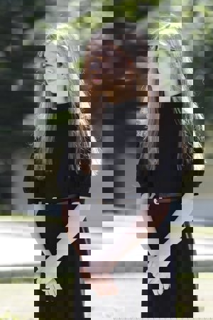 Los Reyes guardan un minuto de silencio junto a sus hijas en memoria de los fallecidos por COVID-19