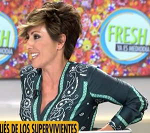 Sonsoles Ónega y la Reina Letizia, amigas muy unidas comparten gustos. Vestido Sandro Verde