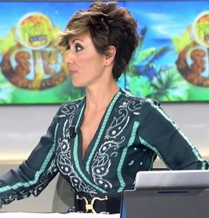 Sonsoles Ónega y la Reina Letizia, amigas muy unidas comparten gustos. Vestido Sandro Verde