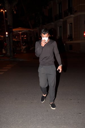 Luis Figo disfruta de una cena familiar con su mujer, Helen Svedin, y sus hijas