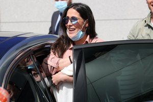 Malú y Albert Rivera abandonan el hospital tras el nacimiento de su hija Lucía