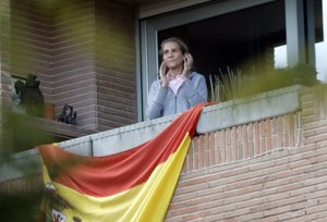 La infanta Elena muestra su apoyo a los sanitarios que han luchado contra el Covid-19