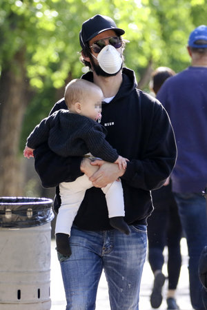 Isco se mostró en todo momento pendiente de su hijo Theo, al que llevó en brazos