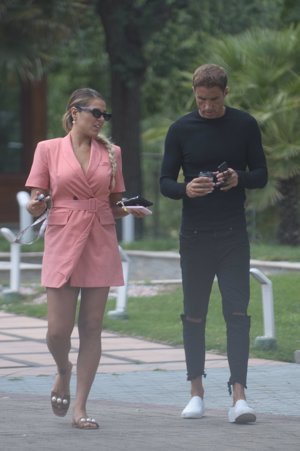 Hugo Sierra e Ivana Icardi disfrutan de una comida de ¿enamorados?