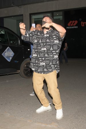 Omar se mostró exultante bailando tras su entrevista en 