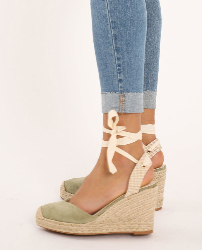  Sandalias con cuña de esparto Pimkie, 25,99 €.