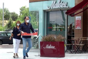 La concursante de Supervivientes compró pasteles con su novio, Pedro Solà