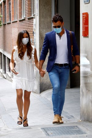 Jorge Pérez y Alicia disfrutaron de un tranquilo paseo por la capital