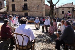 Los monarcas hablaron con varios vecinos sobre la España Rural en su visita a Vinuesa