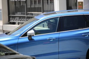 La Infanta Elena apuesta por la discreción tras las polémicas de su padre, Don Juan Carlos I