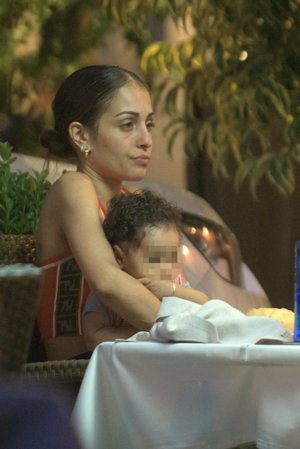 Hiba Abouk, una mamá todoterreno que no se olvida de sus amigas