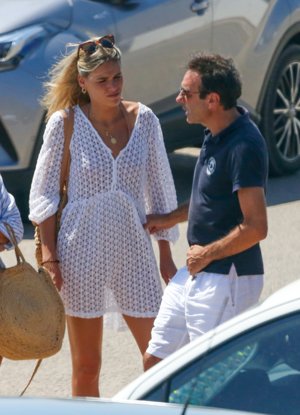 Enrique Ponce se mete de lleno en el grupo de amigos de Ana Soria