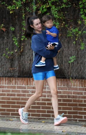 La novia de Rodri Fuertes dió un paseo con su hijo