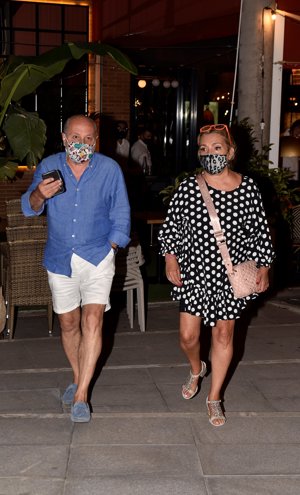 El matrimonio es inseparable y disfrutan de la noche madrileña juntos