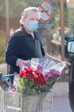 ¿Qué dirá ahora el cantante después de ser pillado con la mascarilla obligatoria que él mismo critica?