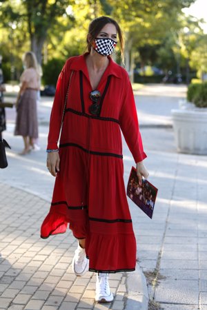 La colaboradora presumió de embarazo con un favorecedor vestido