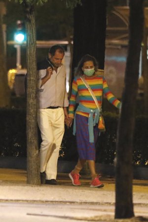 Ágatha está muy enamorada de su pareja