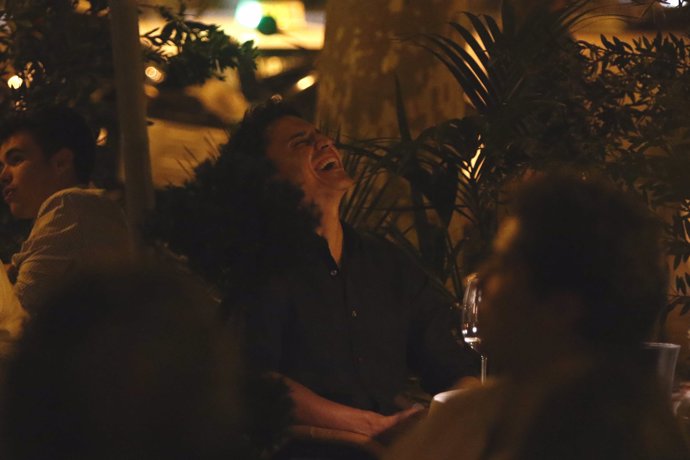 El actor, de lo más sonriente