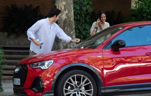 Los hermanos intercambiaron miradas cómplices al ver la multa en el parabrisas