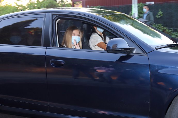 La Infanta Sofía, a su llegada al centro escolar 
