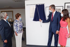 Don Felipe VI y Doña Letizia reciben el Premio Extraordinario Heraldo 125 aniversario