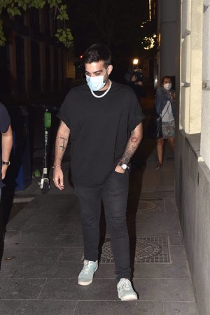 El Dj está de lo más integrado en el círculo de la colaboradora