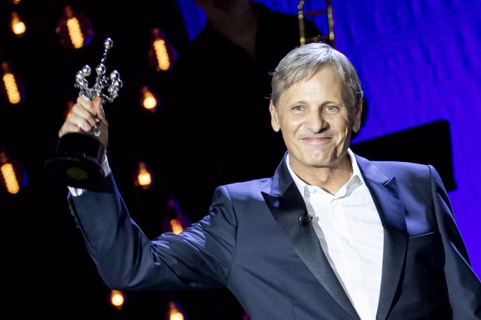 El actor, feliz tras recoger el galardón