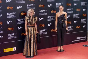 Eugenia Martínez aparece más rompedora que nunca en el Festival de cine de San Sebastián