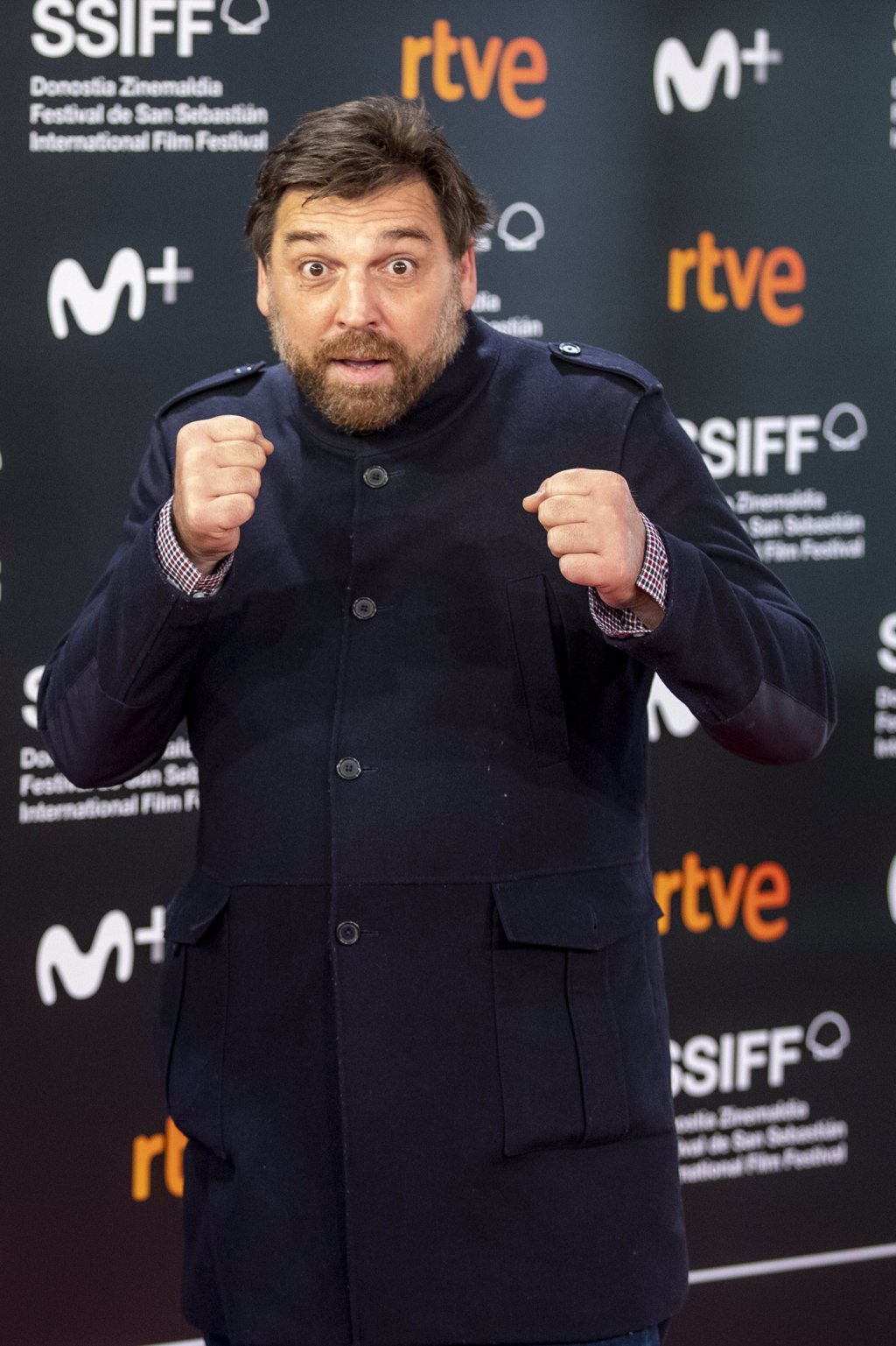 Los espectaculares looks masculinos de los actores de 'Antidisturbios ...