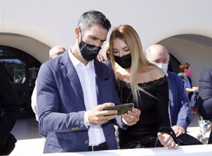 La familia de Lorenzo Sanz ha asistido a un homenaje al empresario en el hipódromo seis meses después de su muerte