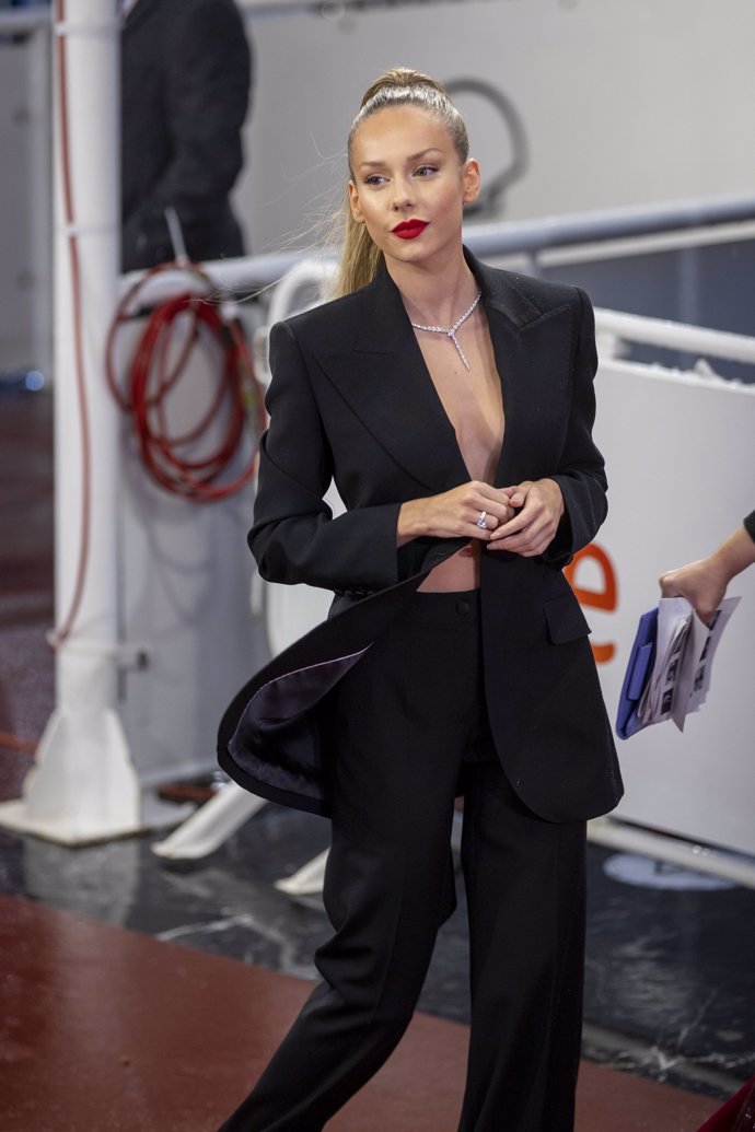 Ester Expósito, muy sexy