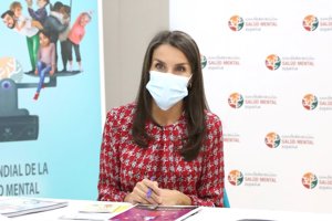 La Reina ha asistido a una reunión de trabajo en una de las zonas confinadas de la capital