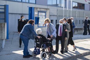 La monarca ha visitado la sede de Banco de Alimentos en Ciudad Real