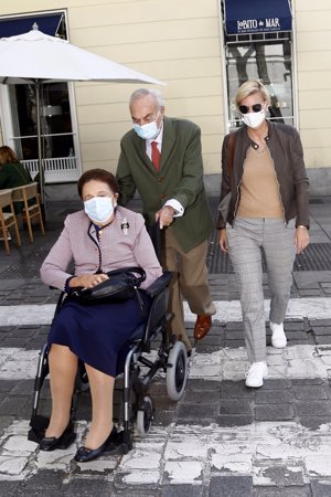 Carlos Zurita celebra su 77 cumpleaños con su mujer, la Infanta Margarita y María Zurita