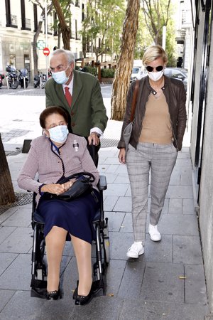Carlos Zurita celebra su 77 cumpleaños con su mujer, la Infanta Margarita y María Zurita