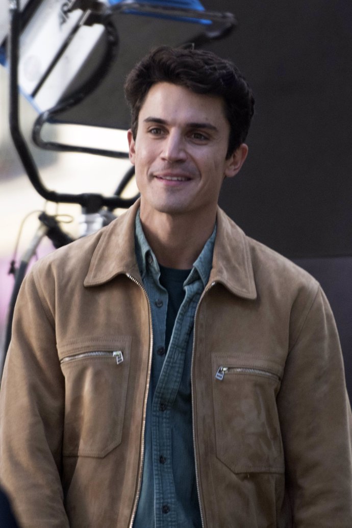 Álex González es Leo