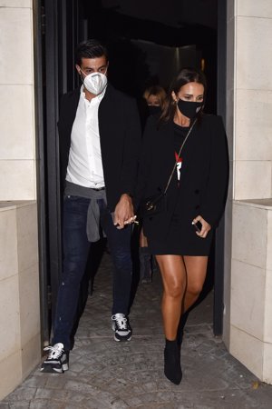 La asturiana y el exfutbolista han celebrado con amigos que esperan un niño al que llamarán Miguel, como su famoso papá